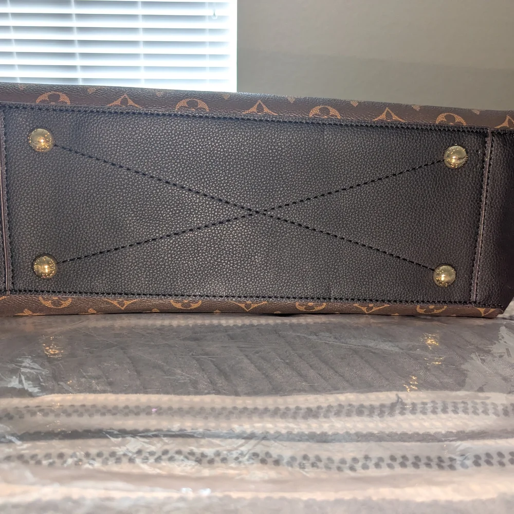 Louis Vuitton Brown Monogram Canvas Shoulder Bag with Chain - Picture 10 of 14